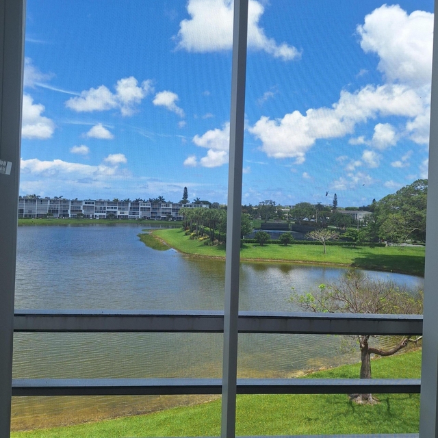 4007 Cornwall A - Photo 1