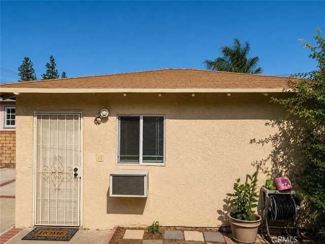 10642 Nettleton #1/2 - Photo 1