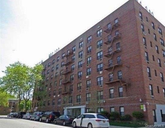 152-72 Melbourne Avenue - Photo 1