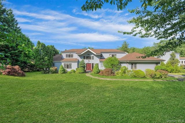 2 Meadowwood Lane - Photo 1