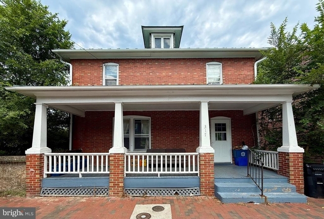 317 S Kent Street - Photo 1