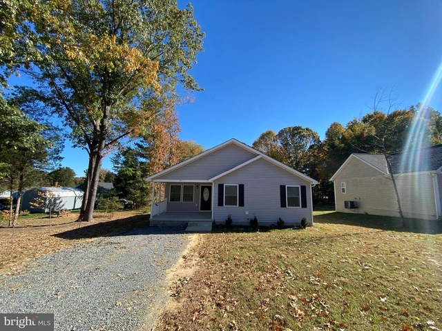 77 Lakeview Drive - Photo 1