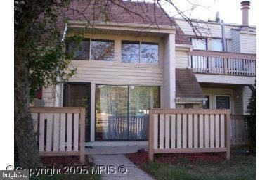 1046 Warwick Court - Photo 1