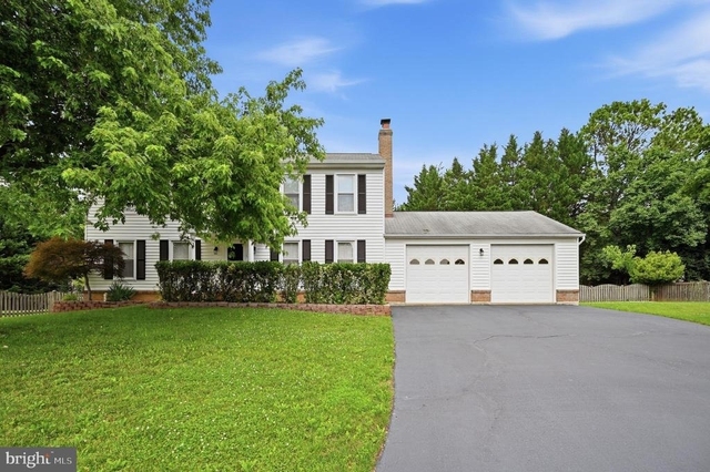 10609 Oxford Court - Photo 1