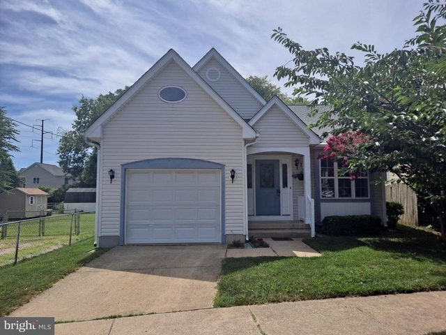 210 Amaret Street - Photo 1