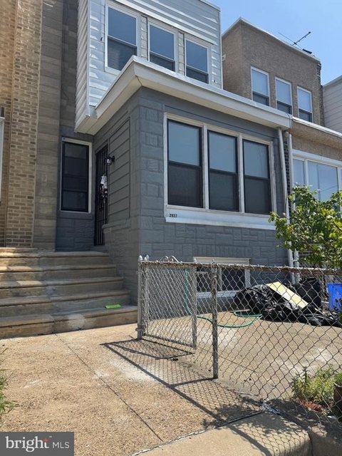 2927 S Dewey Street - Photo 1
