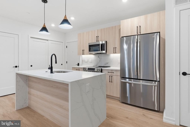 208 Vine Street - Photo 1