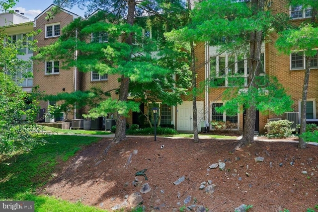5702 Brewer House Circle - Photo 1