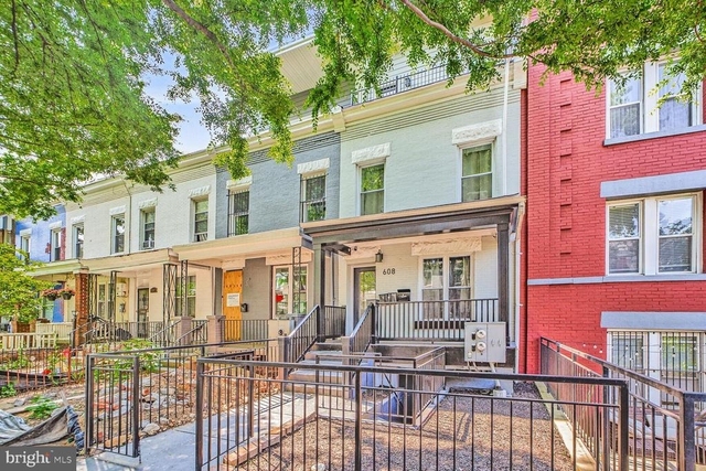 608 Irving Street Nw - Photo 1