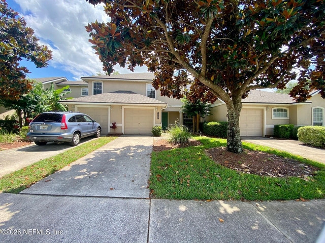 1530 Vineland Circle - Photo 1