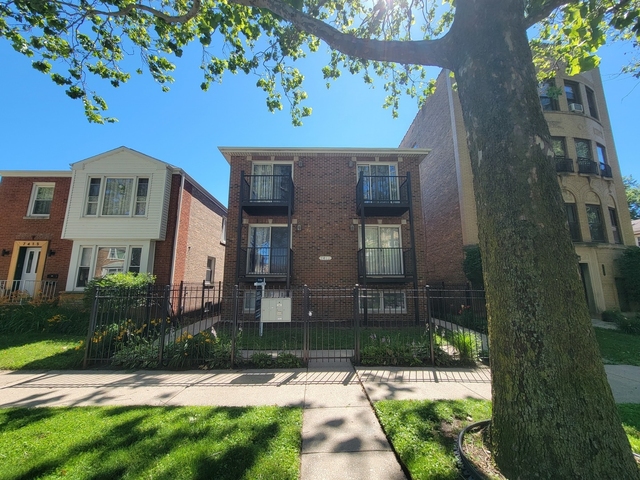 7411 N Claremont Avenue - Photo 1