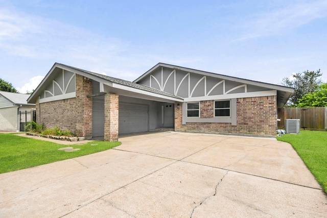830 Seacliff Drive - Photo 1