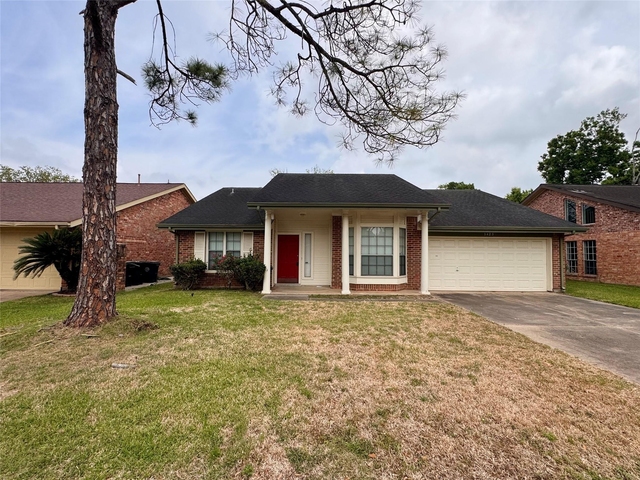 3423 Pecan Point Drive - Photo 1