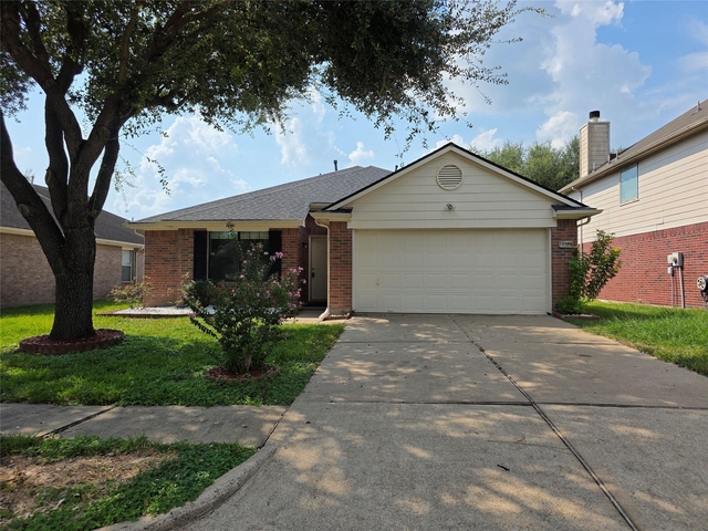 16106 Darwood Court - Photo 1