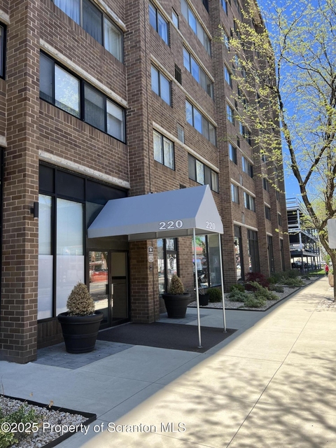 220 Linden Street - Photo 1