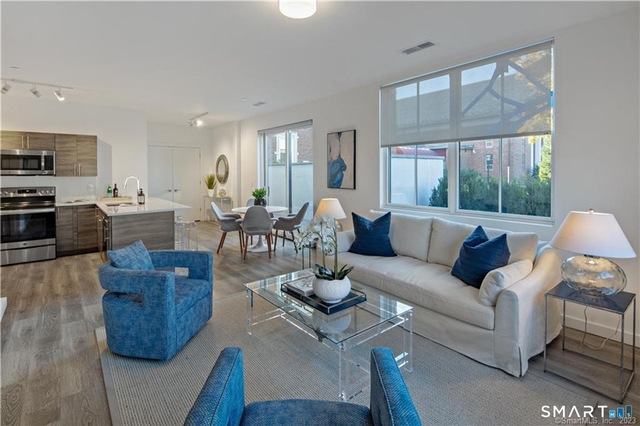 1675 Post Road - Photo 1