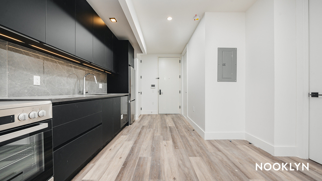 26 Quincy St  - Photo 1