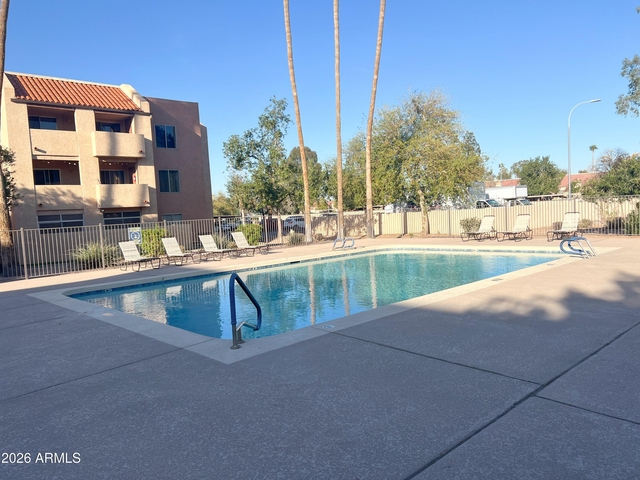 540 N May Street - Photo 1