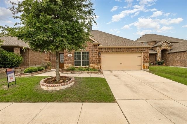 208 Whitman Drive - Photo 1