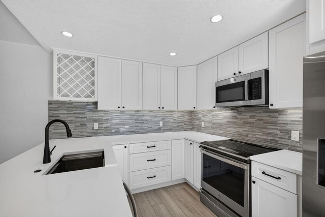 2101 21st Way - Photo 1