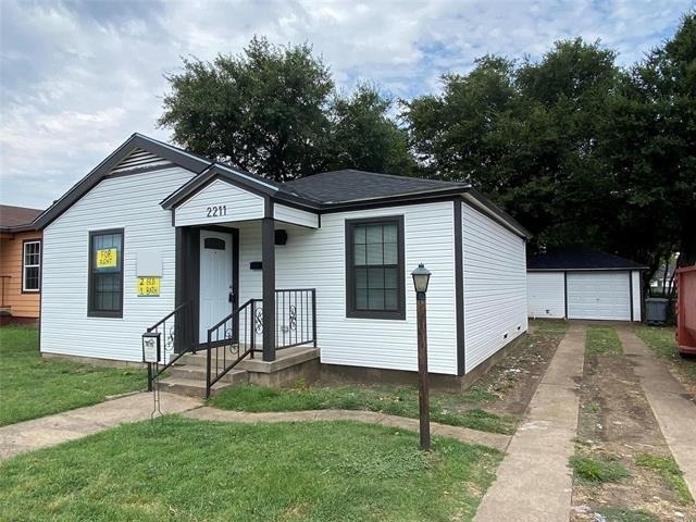 2211 W Illinois Avenue - Photo 1