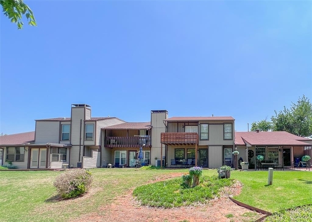 12021 Hawthorne Lane - Photo 1