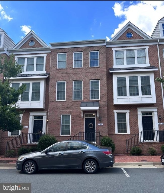 280 High Rail Terrace Se - Photo 1