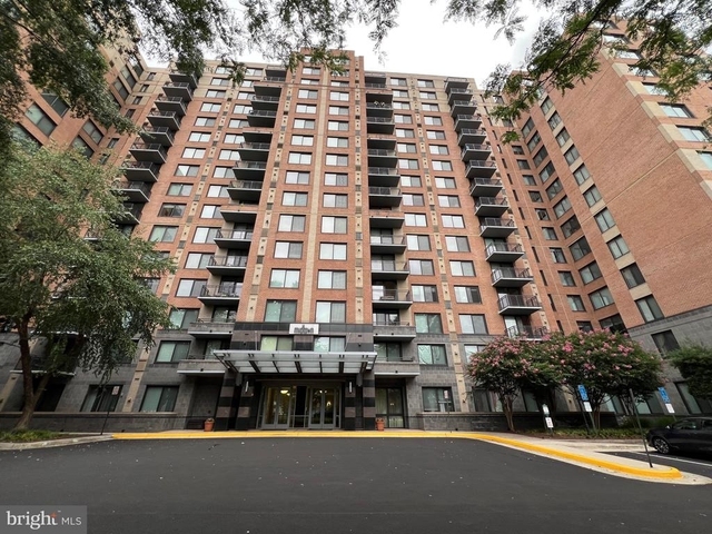 2451 Midtown Avenue - Photo 1