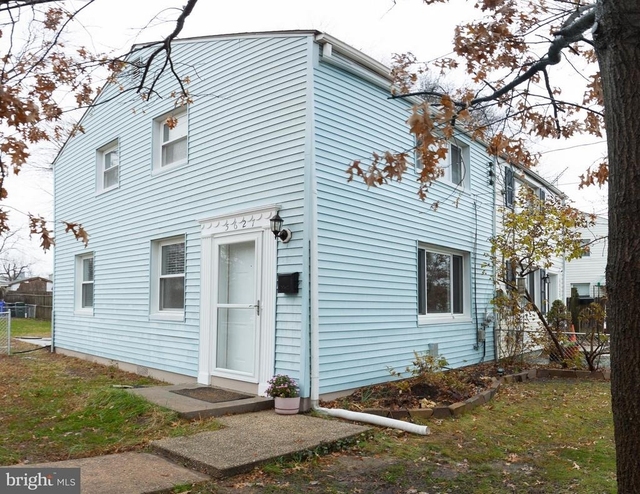 5627 8th Street S - Photo 1