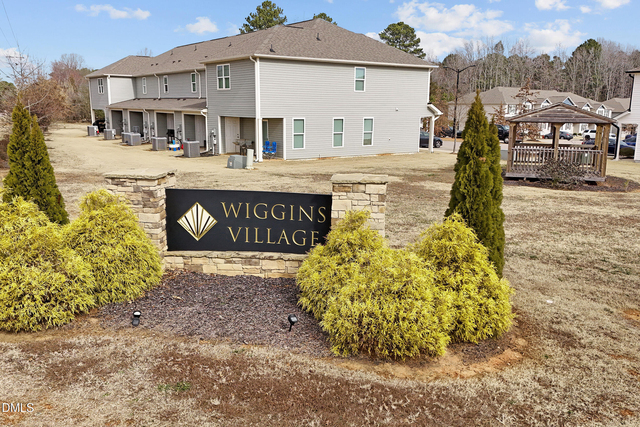 1025 Peony Lane - Photo 1
