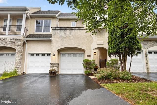 16 Oak Leaf Lane - Photo 1