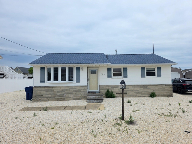 129 E Raritan Drive - Photo 1