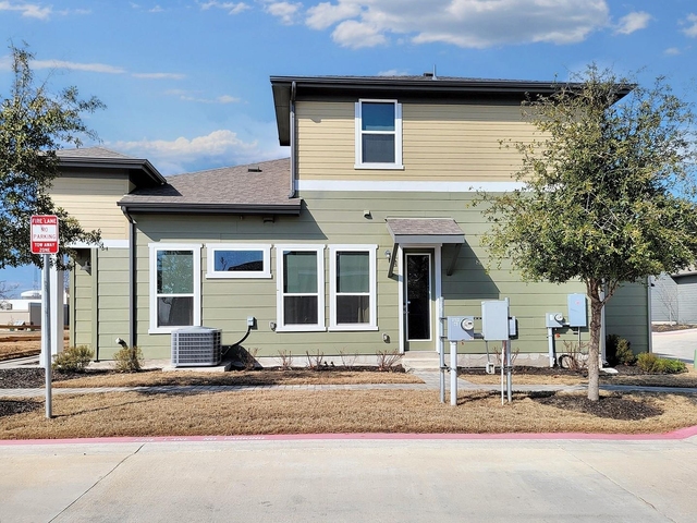1015 Vista View Dr - Photo 1