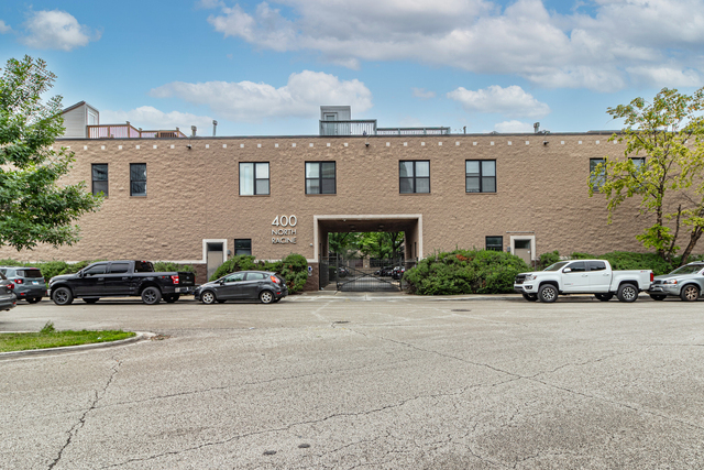 400 N Racine Avenue - Photo 1
