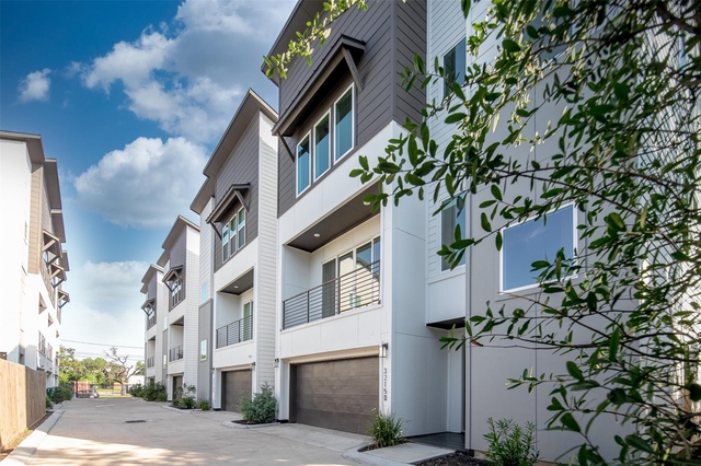 3215 Ennis Street - Photo 1