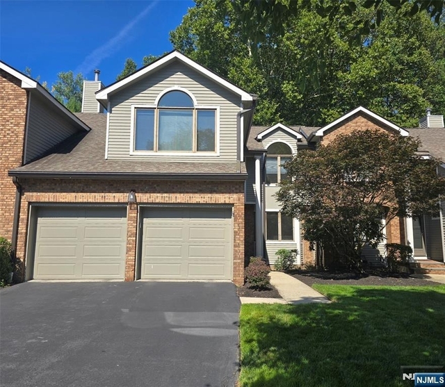 87 Lakeview - Photo 1