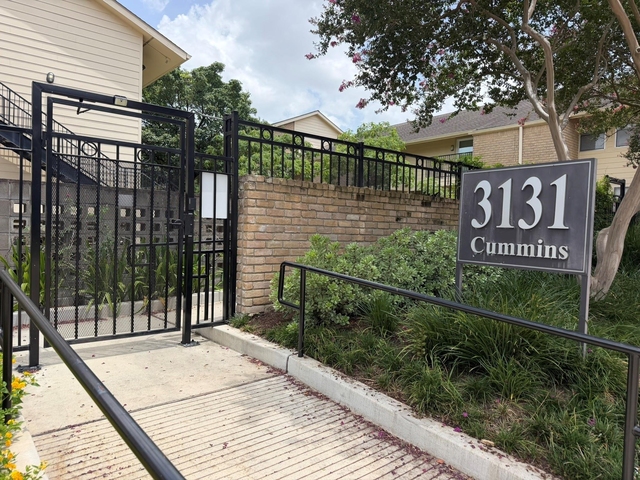 3131 Cummins Street - Photo 1