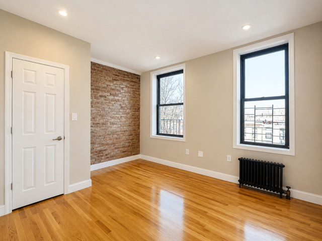607 Gates Avenue - Photo 1