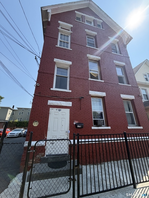 178 Clarence Street - Photo 1
