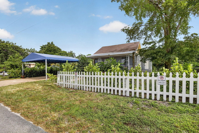 2465 Taylor Street - Photo 1
