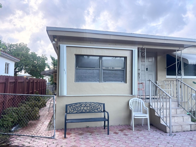 1885 Ne 177th Street - Photo 1
