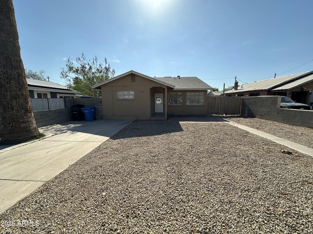 1109 N 11th Street - Photo 1