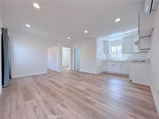 1125 E E St - Photo 1