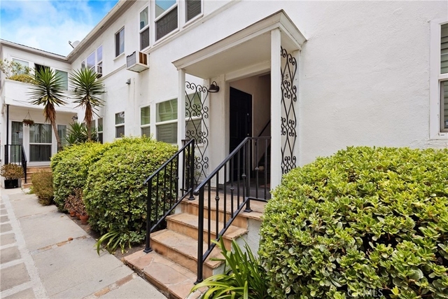825 N Alfred Street - Photo 1