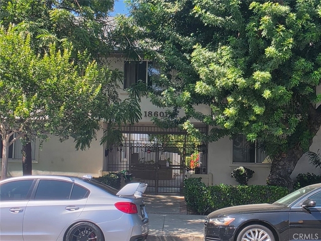18601 Collins Street - Photo 1