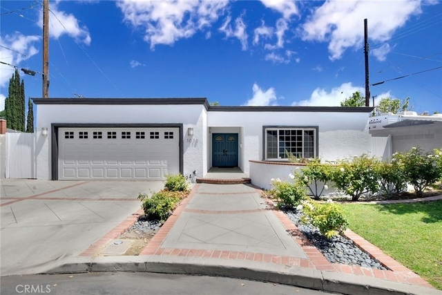 1015 E Walnut Avenue - Photo 1