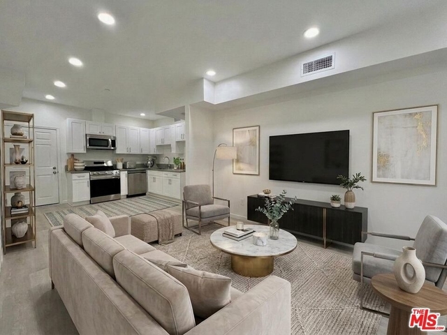 1409 N Hobart Boulevard - Photo 1
