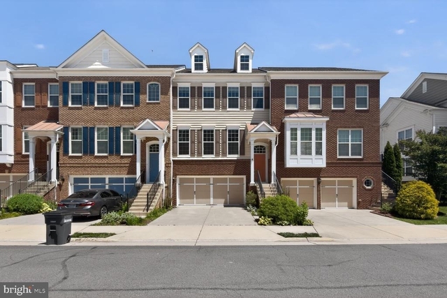 25450 Hopton House Terrace - Photo 1