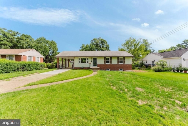 10914 Woodhaven Drive - Photo 1