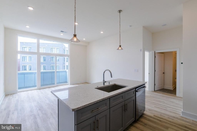 1129 Germantown Avenue - Photo 1
